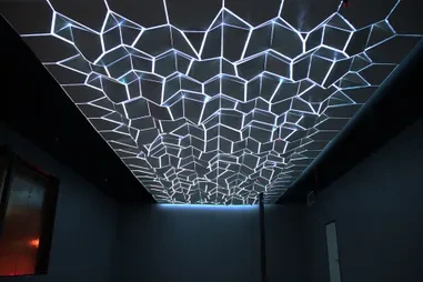 艺术天花的空间叙事革命：从装饰符号到商业价值倍增的 5 大创新维度