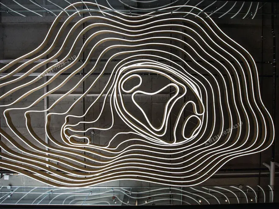 客厅天花设计易翻车？2个方案解工艺难题