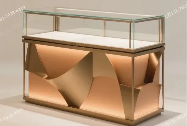 玻璃展示柜设计：商业空间视觉亮点打造