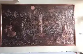 锻铜浮雕的千年密码：从青铜器纹饰到现代艺术语法的重构
