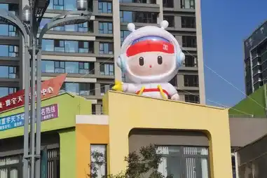 昆明巫家坝商业美陈案例 | 气模装置设计与场景运营解析
