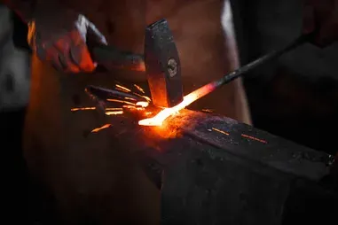 热锻工艺：高温下的力量美学缔造者