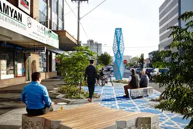 精神堡垒：商业与社区空间的 “地标密码”