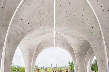 清水混凝土：从建筑素颜到空间美学的极简主义革命