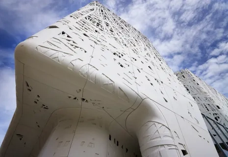 外墙艺术墙设计案例大全：如何提升建筑美感与功能性？