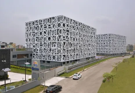 建筑表皮材料挑花眼？5大类材料优劣势+避坑指南