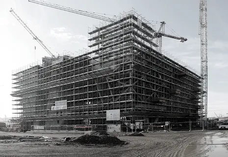 建筑外立面施工怎么做？解决工艺差、工期延误问题