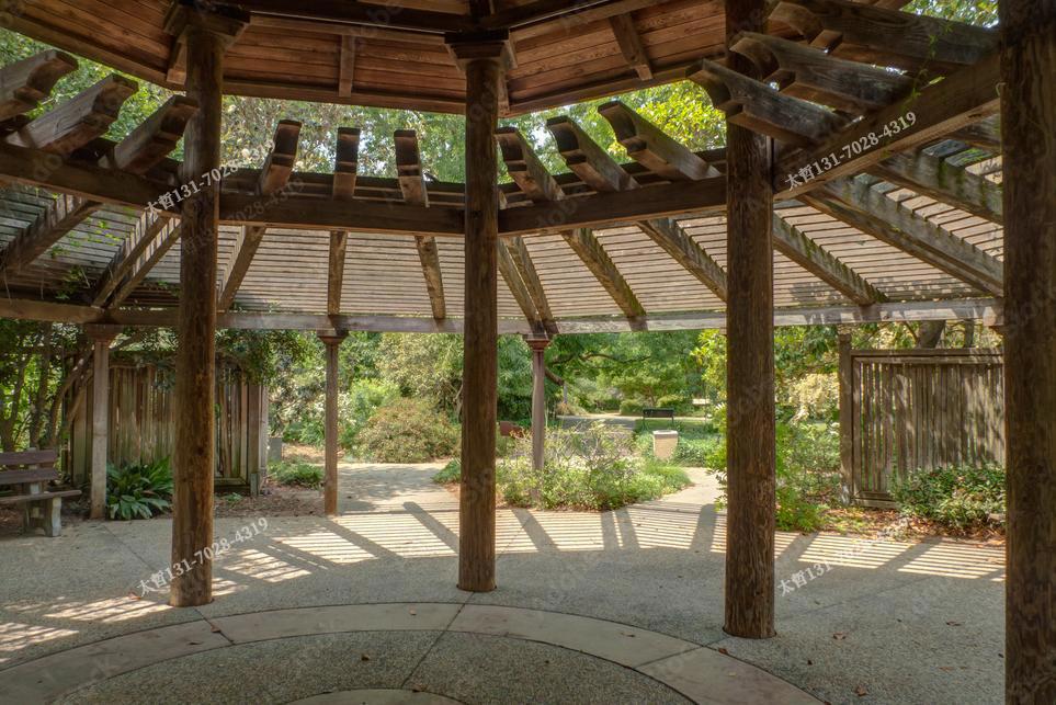 防腐木凉亭总出问题？3个场景方案+养护指南